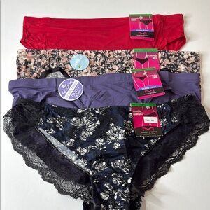 Maidenform Assortment of Panties 4 Pairs - Size Large / 7